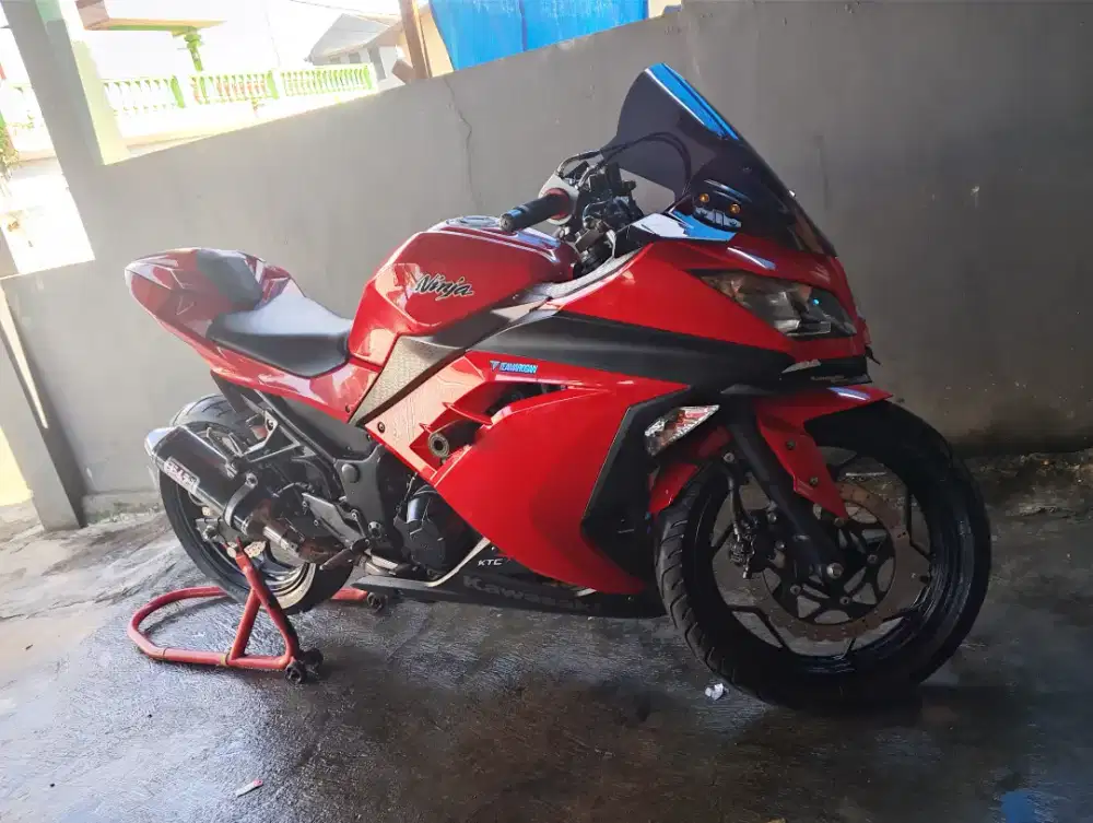 KAWASAKI NINJA 250 Fi ISTIMEWA