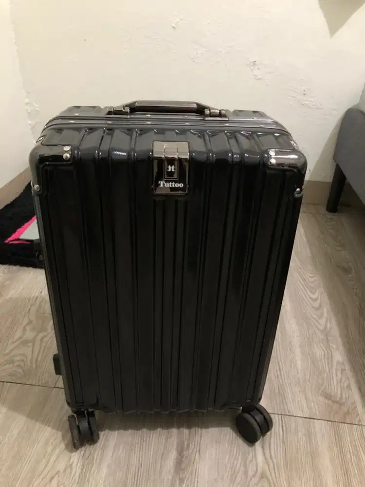 Koper tutto ukuran 20 inch black