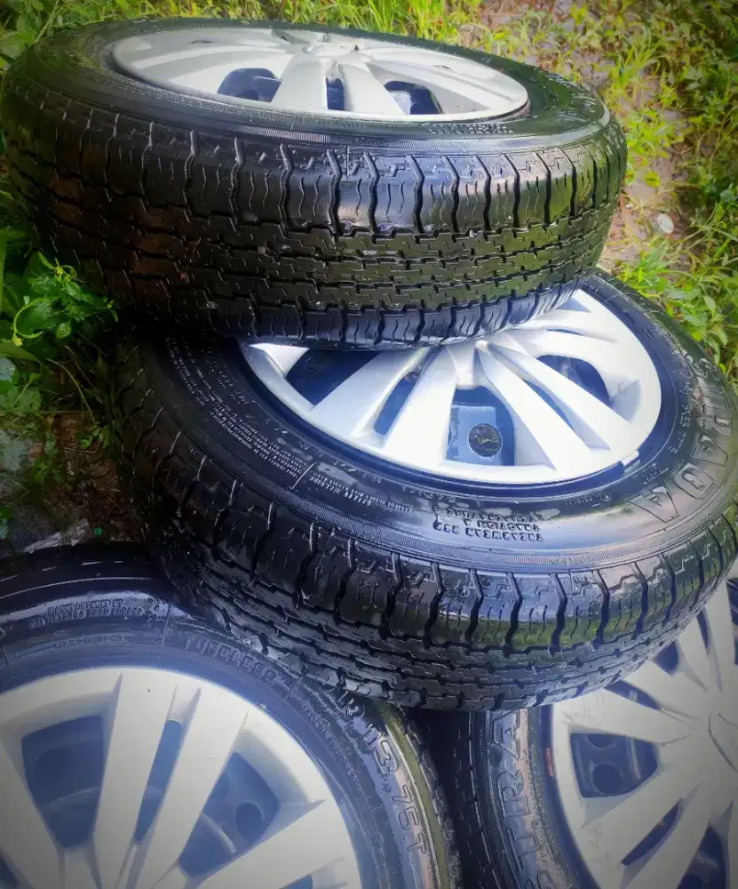 Jual velg plus ban original Datsun go panca