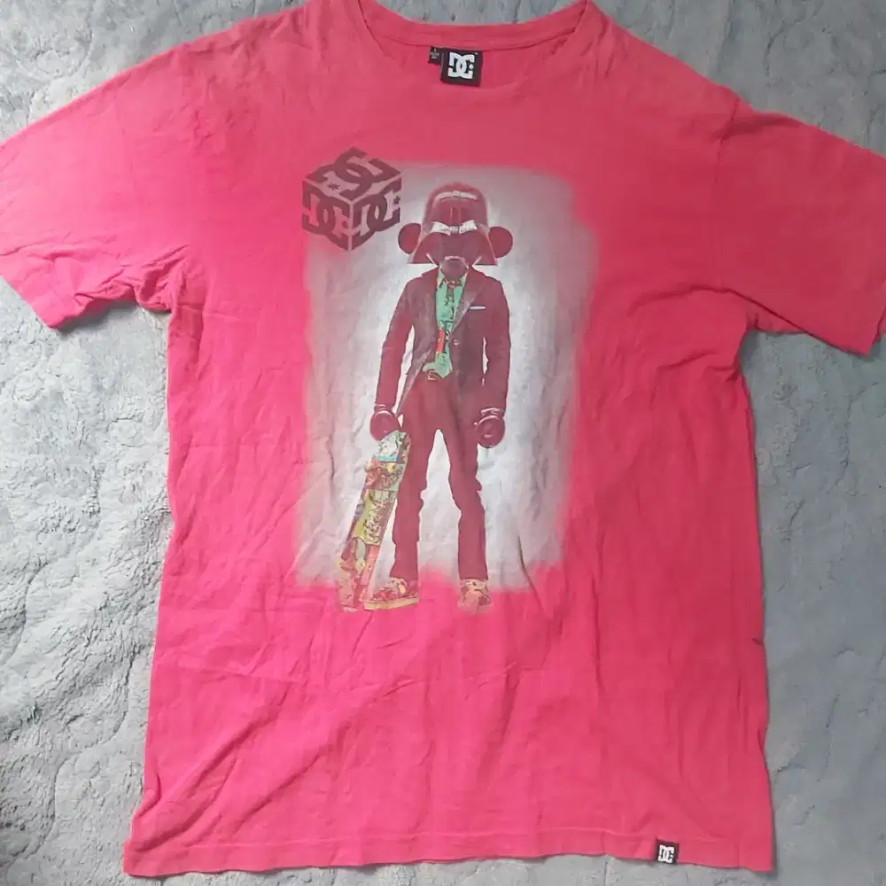DC Shoes Tshirt Vintage Dart Vader Skateboard,size L,lebar dada 52cm