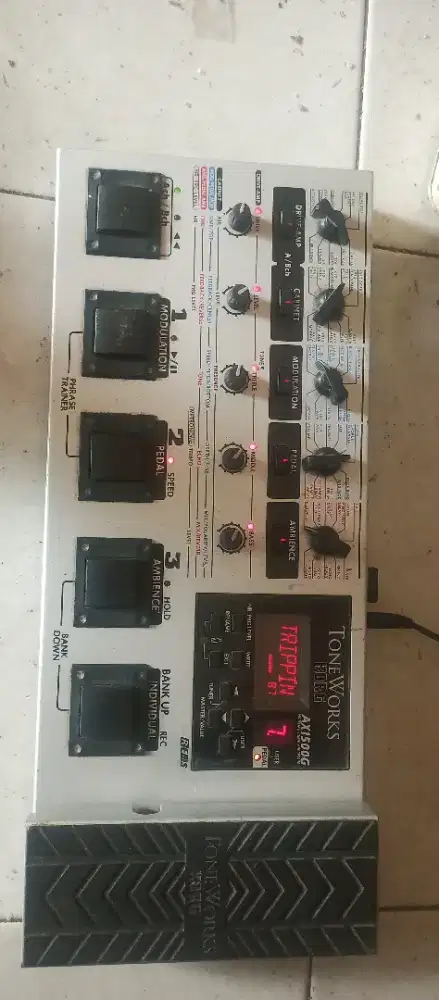 efect KORG AX1500G MULUSS NORMAL