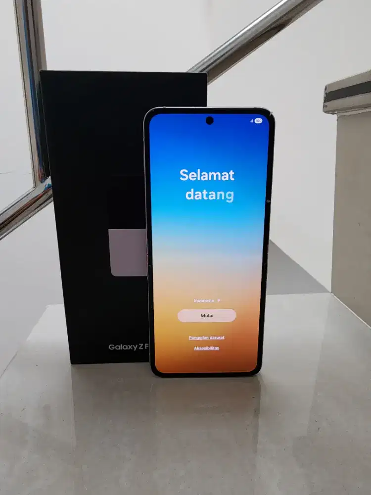 Samsung Galaxy Z Flip 5 Ram 8GB/Rom 256GB Lavender