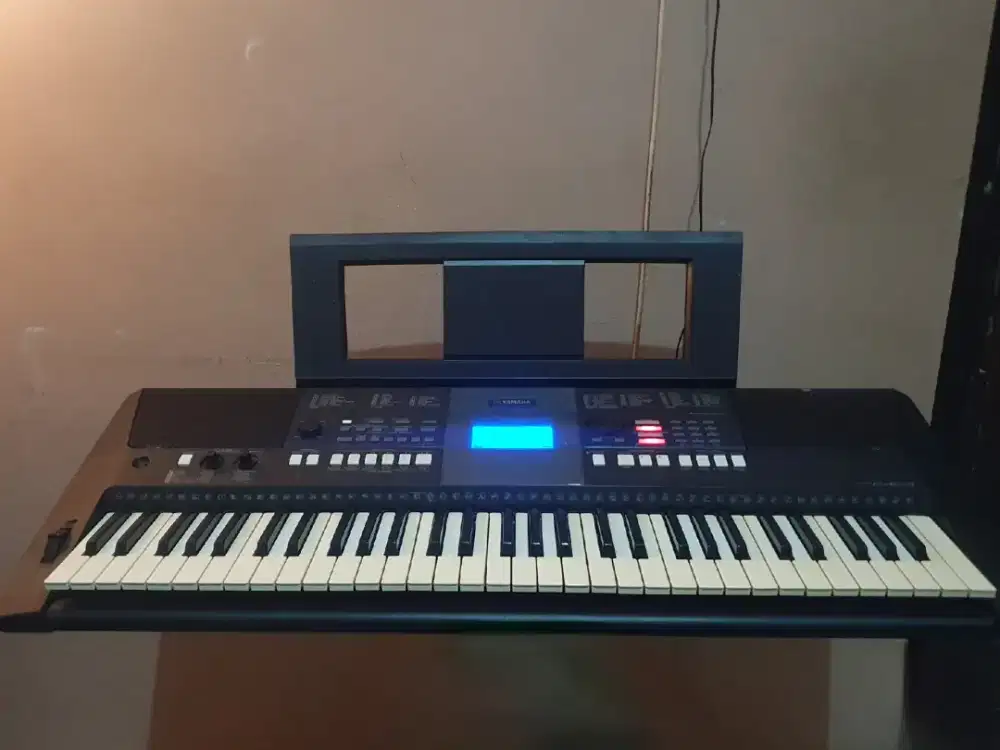 YAMAHA PSR E423