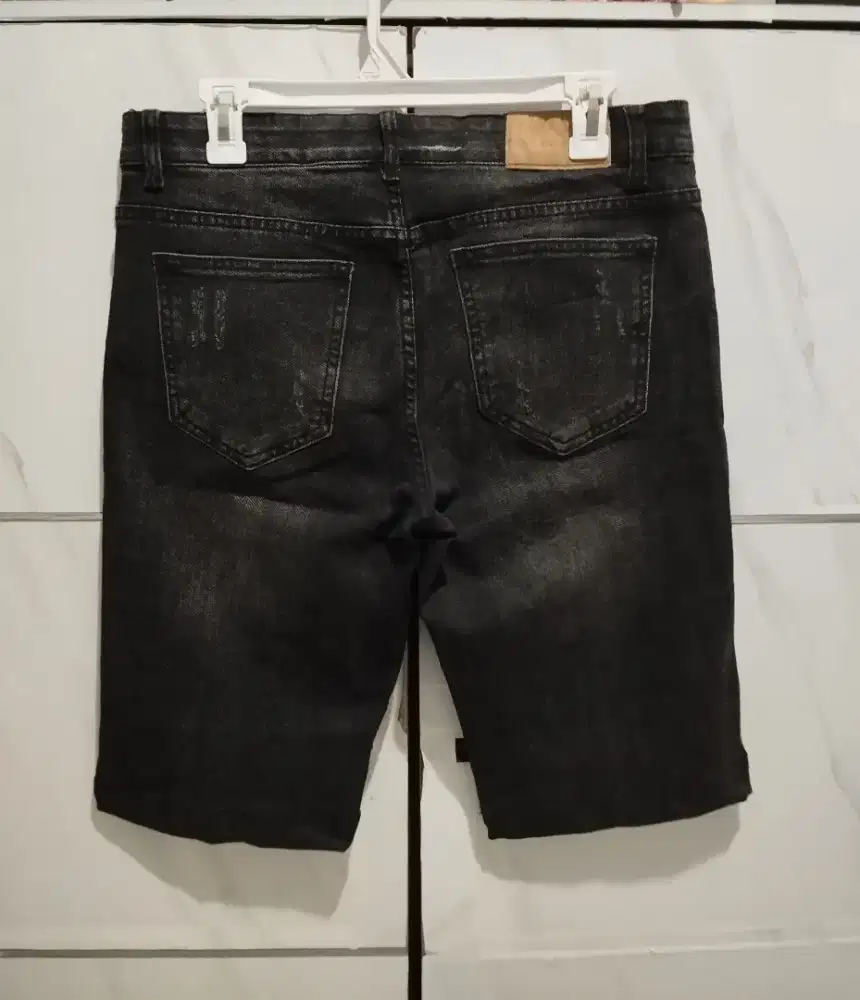 Jeans pendek trade maker size 34