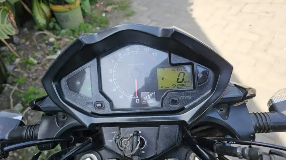 UD ENY MOTOR - Honda Megapro Mono thn 2010 super