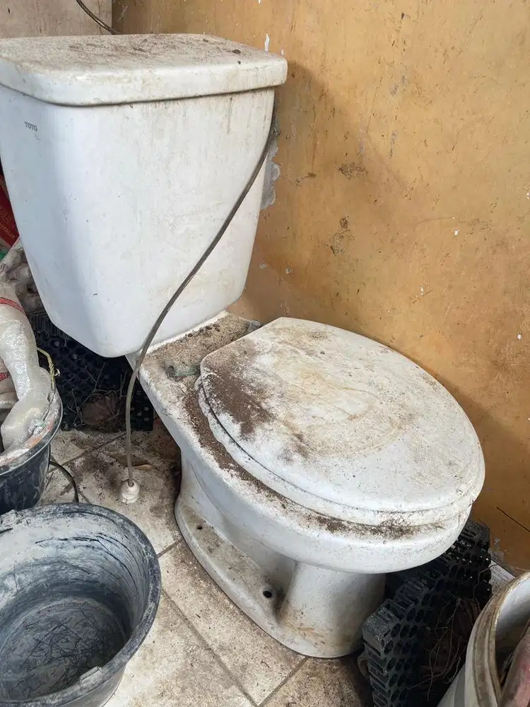 Kloset duduk TOTO