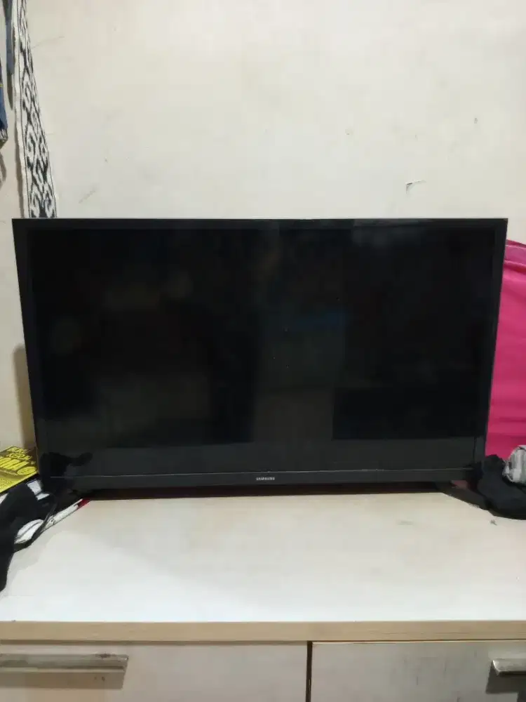 Smart TV Samsung 40 inch. bisa youtube
