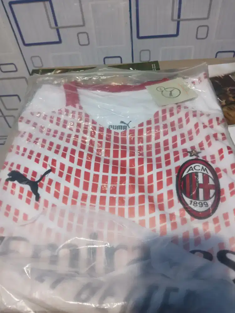 Jersey dan sepatu original