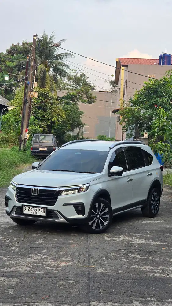 Honda BR-V 1.5 Prestige Sensing 2022 AT Putih - Servis Rutin Resmi