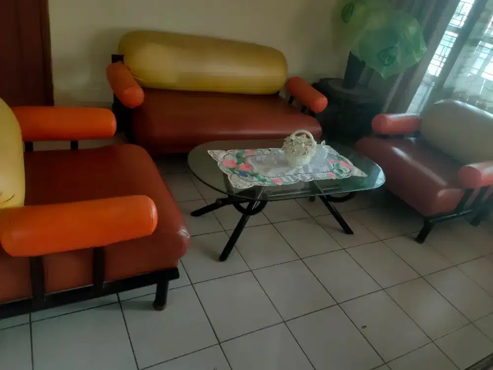 Sofa + meja Benetton colour