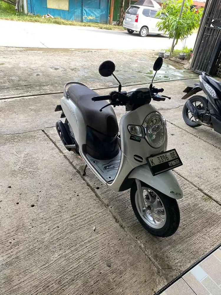 Scoopy tahun 2020 Lengkap warna putih hitam