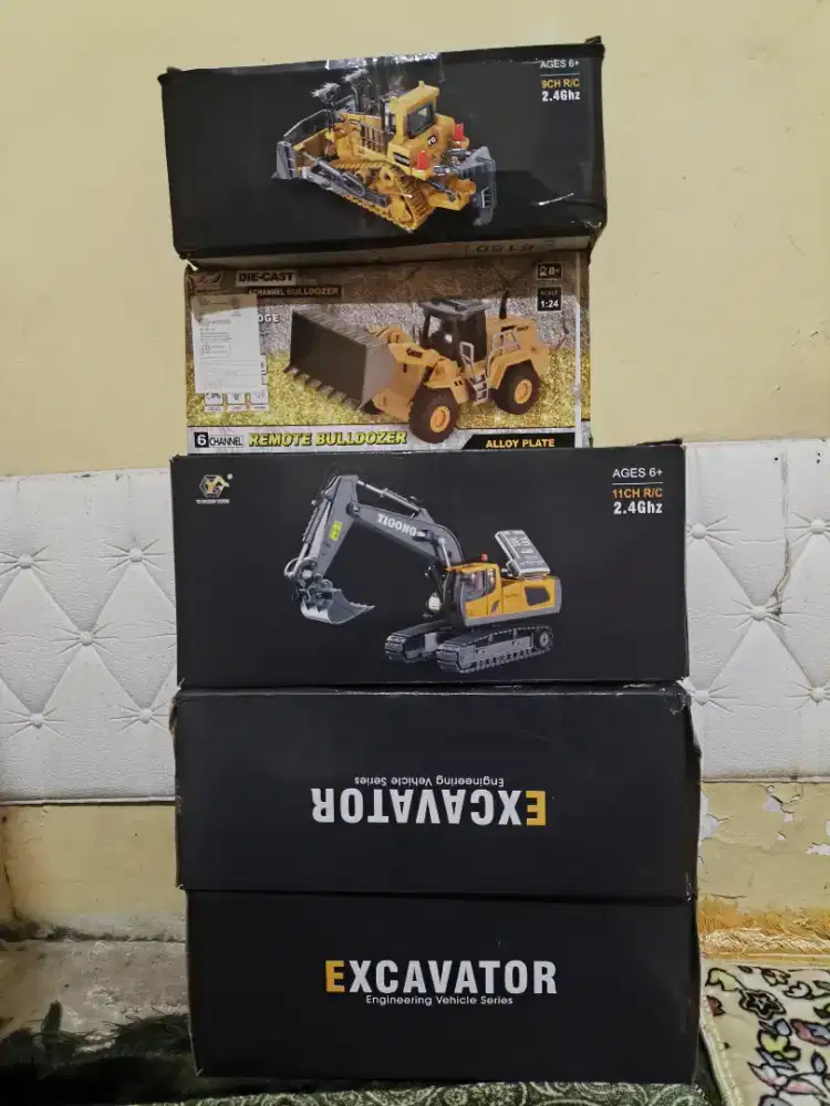 MAINAN RC EXCAVATOR