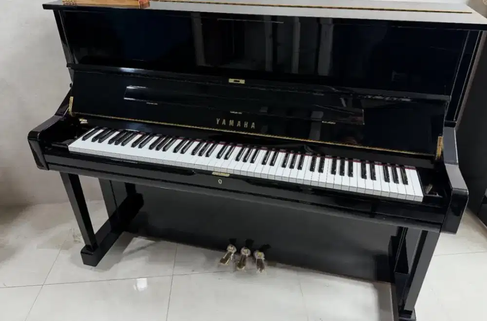 piano upright yamaha U1 Japan