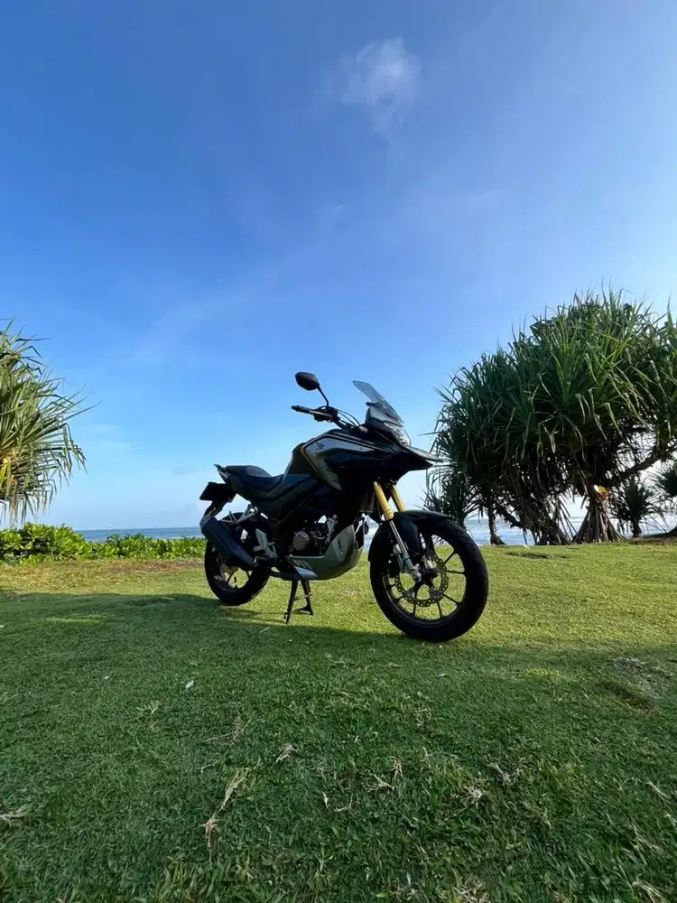 Motor Touring CB 150X Tahun 2024