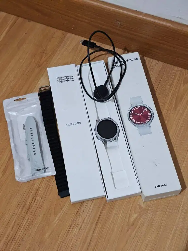 Samsung Galaxy Watch 6 Classic 43mm Silver — Like New Fullset BISA NEG