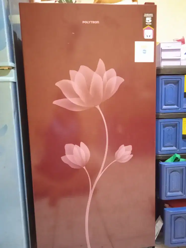 Jual butuh kulkas Polytron 1 pintu pemakaian baru 3bulan
