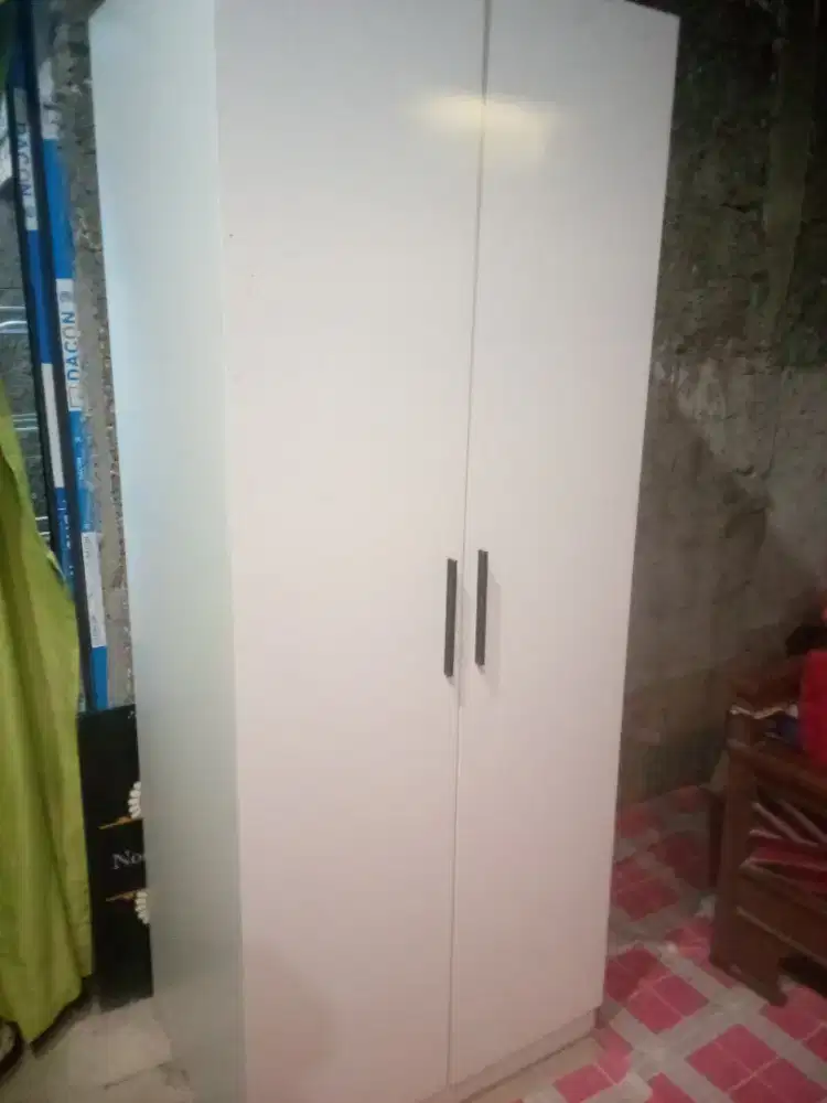 Lemari minimalis cowok