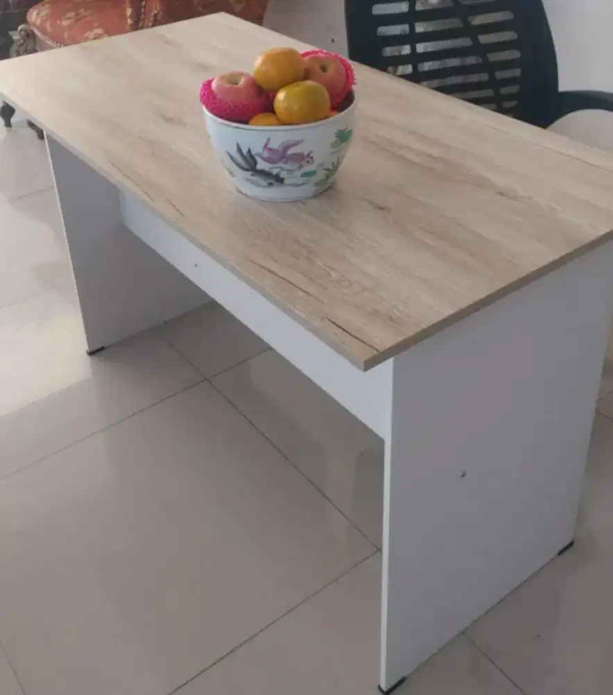 Preloved Meja Kantor