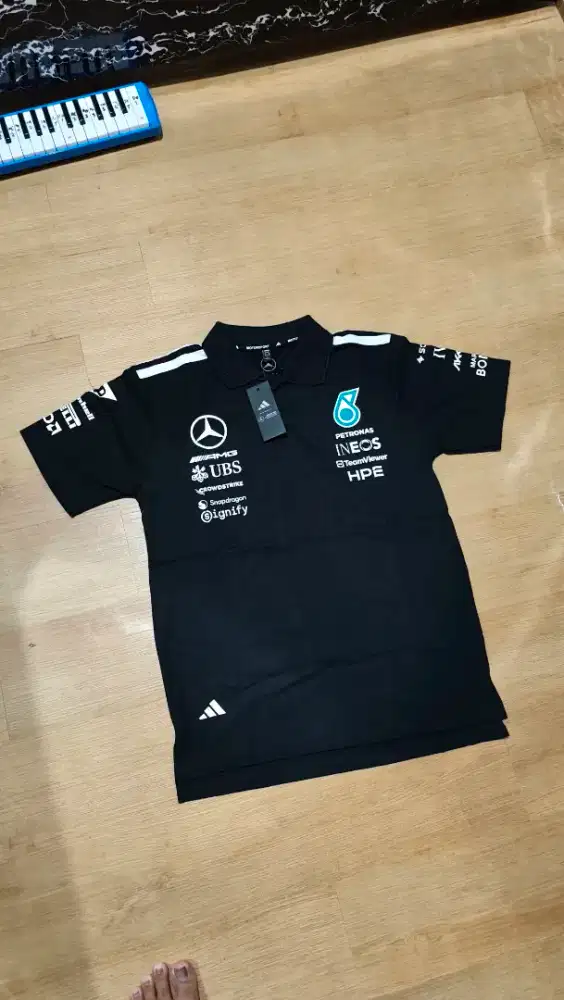 Baju Mercedes-benz F1 Petronas