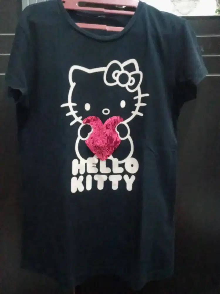 Sanrio t-shirt 7-10y