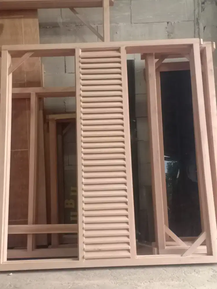Kusen pintu jendela kayu dan aluminium