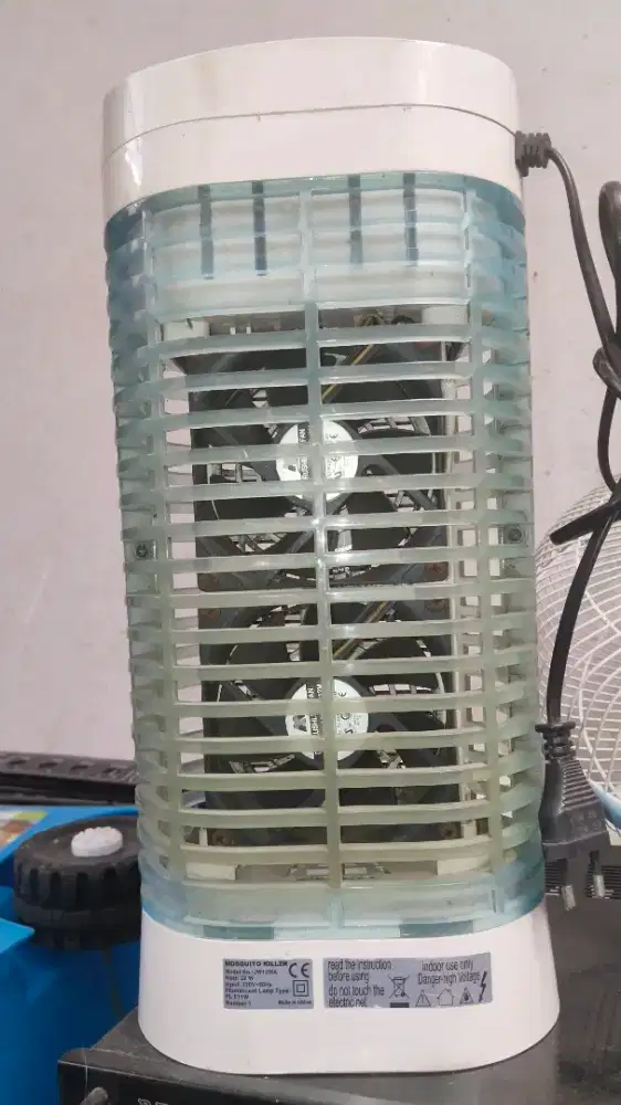 lampu perangkap nyamuk