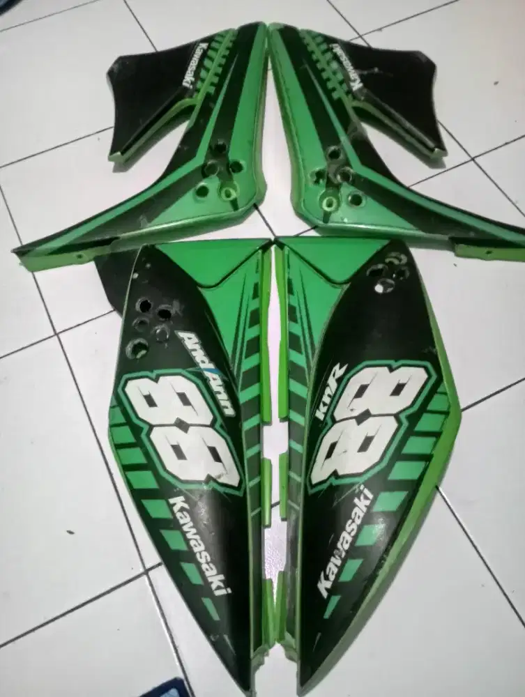 COVER BODY KLX S BEKAS ORIGINAL