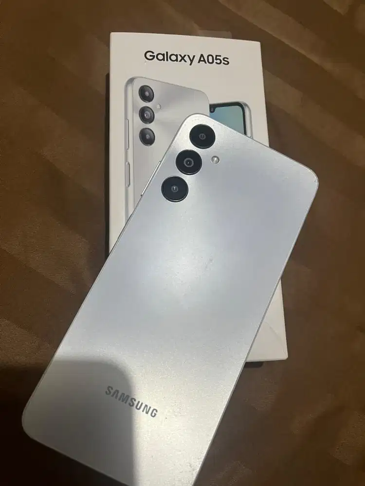 Samsung A05S warna silver