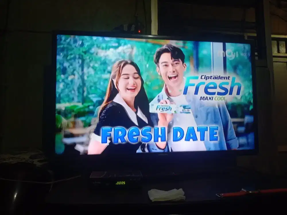 Tv LED Samsung 38 inci + Sttb Advan