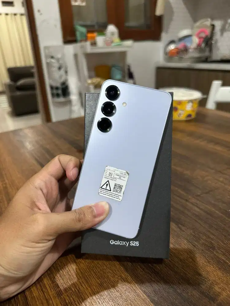 Samsung S25 basic 12/256 icy blue seperti baru