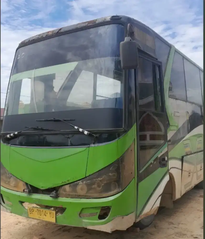 Di Jual Bus roda 6, 33 kursi