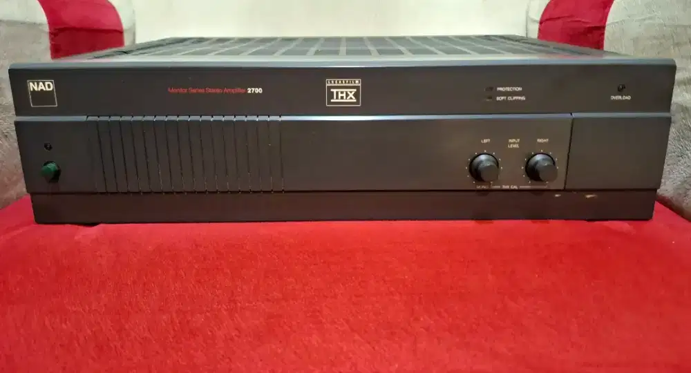 Stereo power NAD 2700