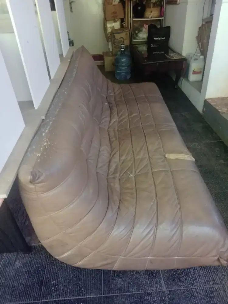 Preloved Sofa Kulit