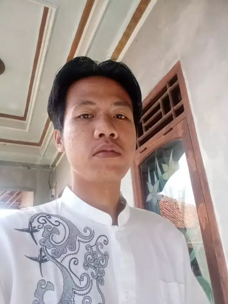 Butuh kerjaan yg penting jls