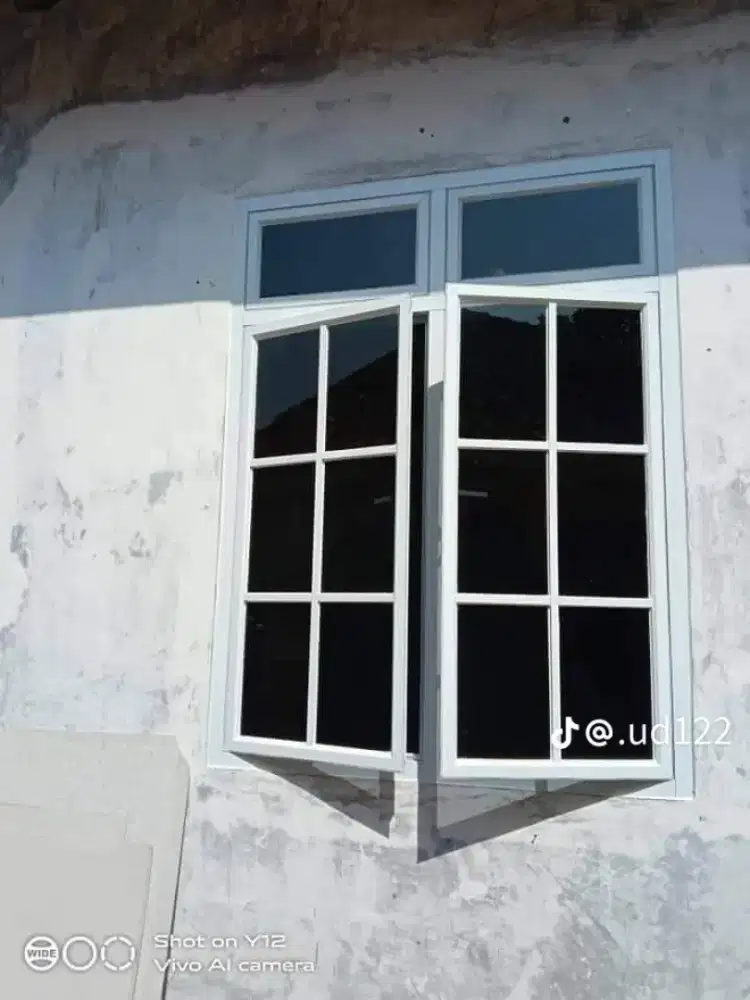 Kusen pintu almunium kaca