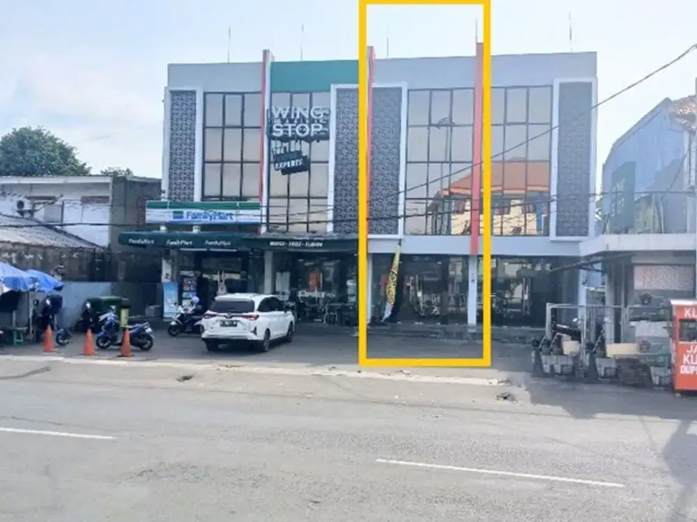 Disewakan Ruko 3 Lantai, Luas 210m2 di Jatiwaringin Raya, Pondok Gede