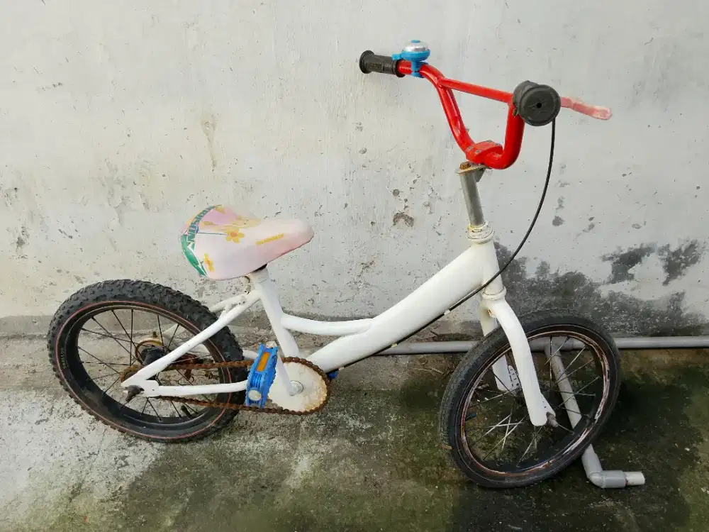 Sepeda anak perempuan ukuran 16 merk family