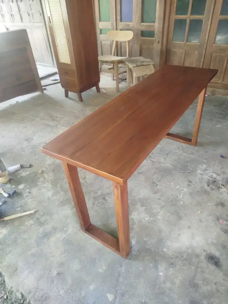Meja custom plitur melamin (solo)