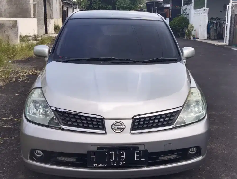 Nissan latio matic 2008