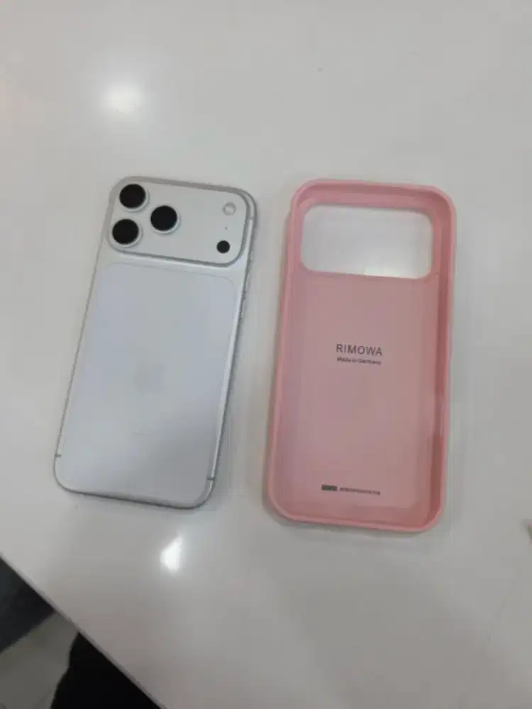 IPHONE 17 PRO MAX 2T MASIH BARU FREE CASIBG RIMOWA