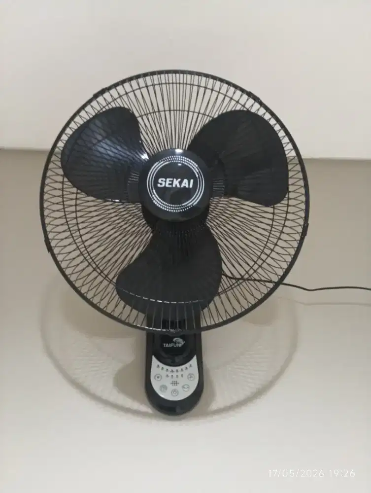 Kipas Angin Dinding Remote + Timer SEKAI TAIFUN 16” Mulus