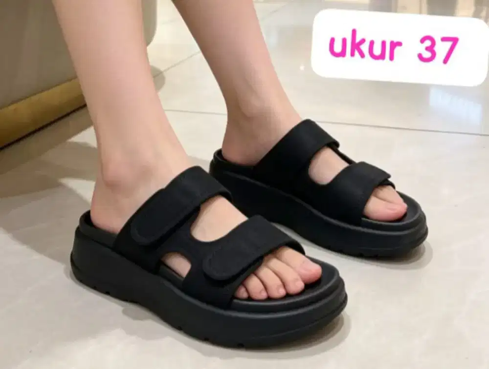 Sandal Wanita  Merk Cardinal ukur 37 warna hitam