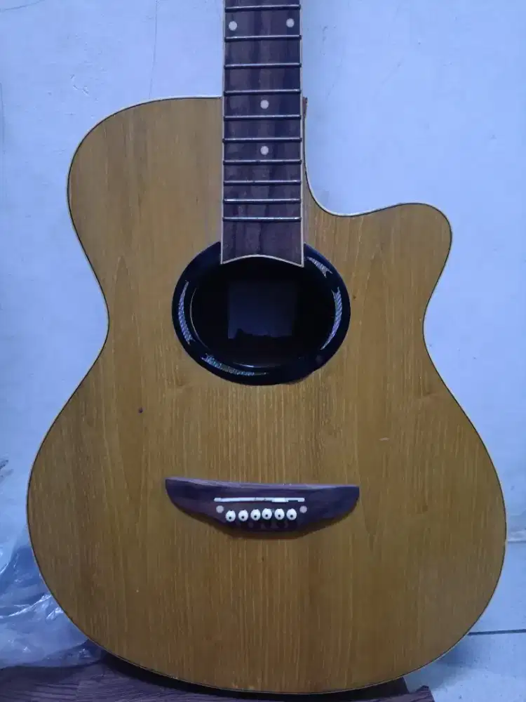 Gitar Akustik Elektrik No Name