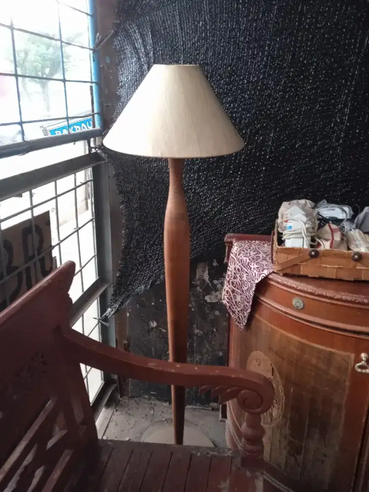 Lampu Sudut - tinggi 160 cm