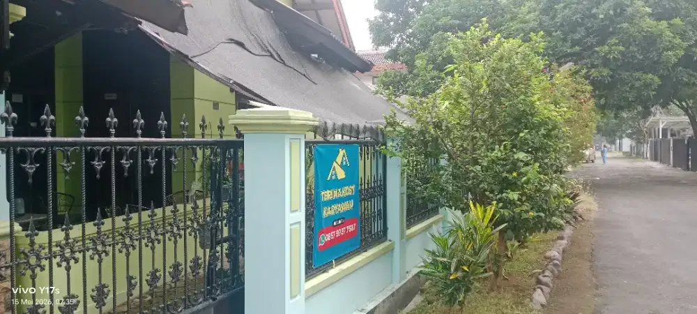 Farida Kost Karyawan Pria Perum Pembangunan