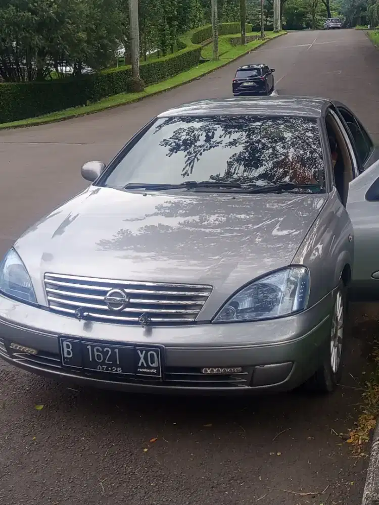 Dijual Mobil Nissan Sunny Gl neo 1.6
