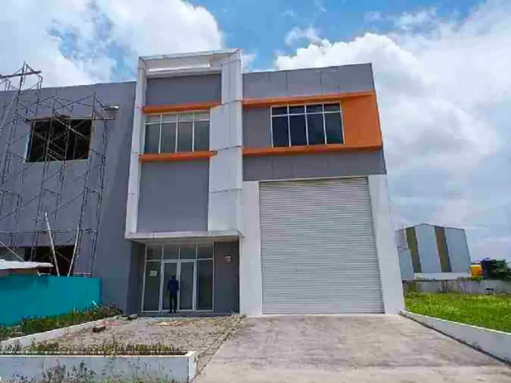 gudang AKR JiiPE gem city strategis dkt TOL klbm manyar romokalisari
