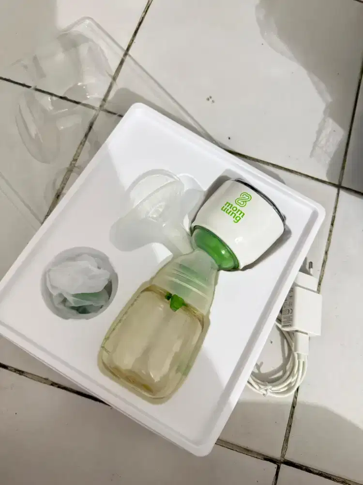 Pompa Asi Moom Uung / Pumping Moom Uung