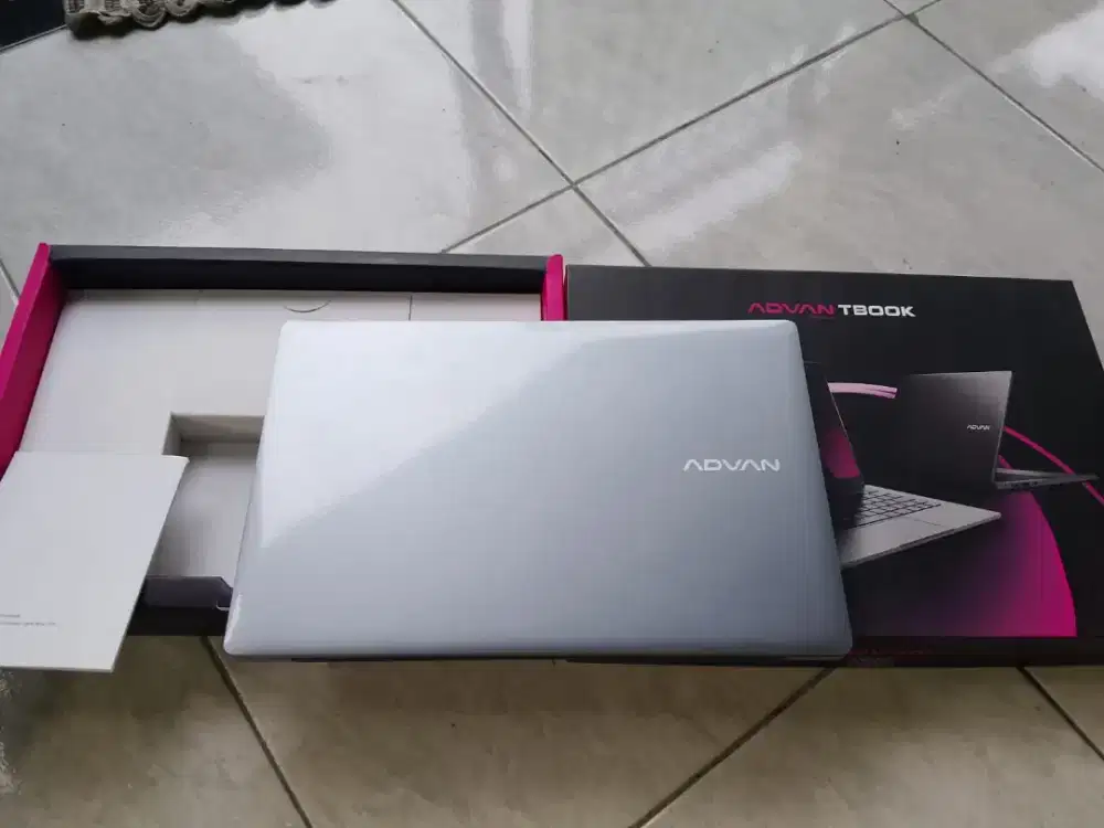 Laptop advance L24E