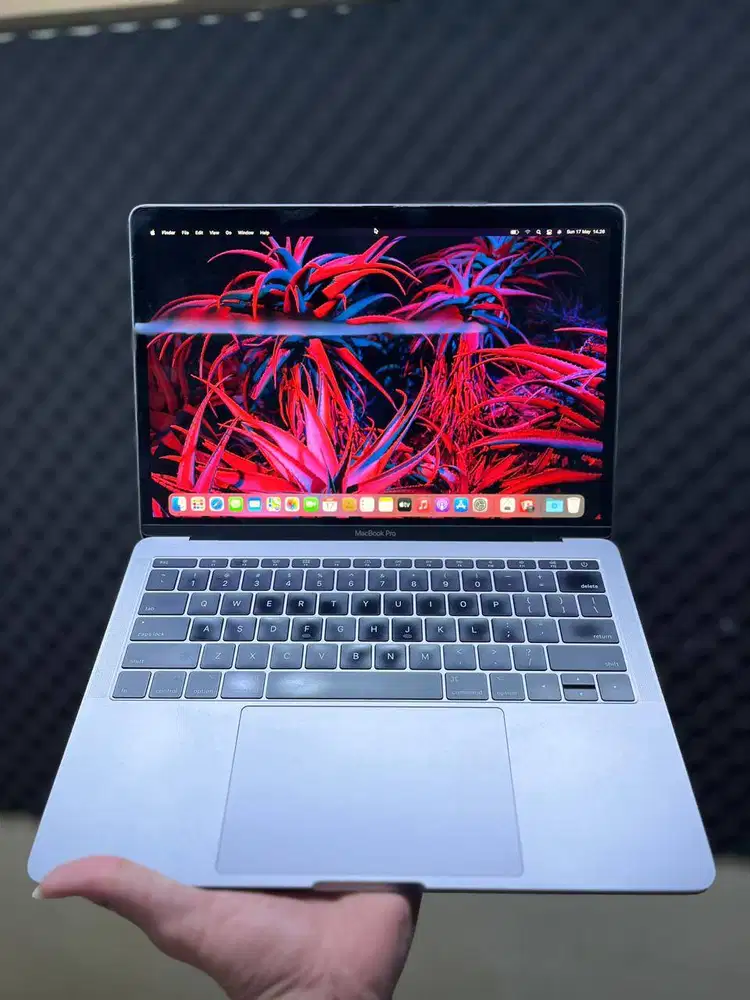 laptop kece nih cocok dah buat di cafe dan di kampus